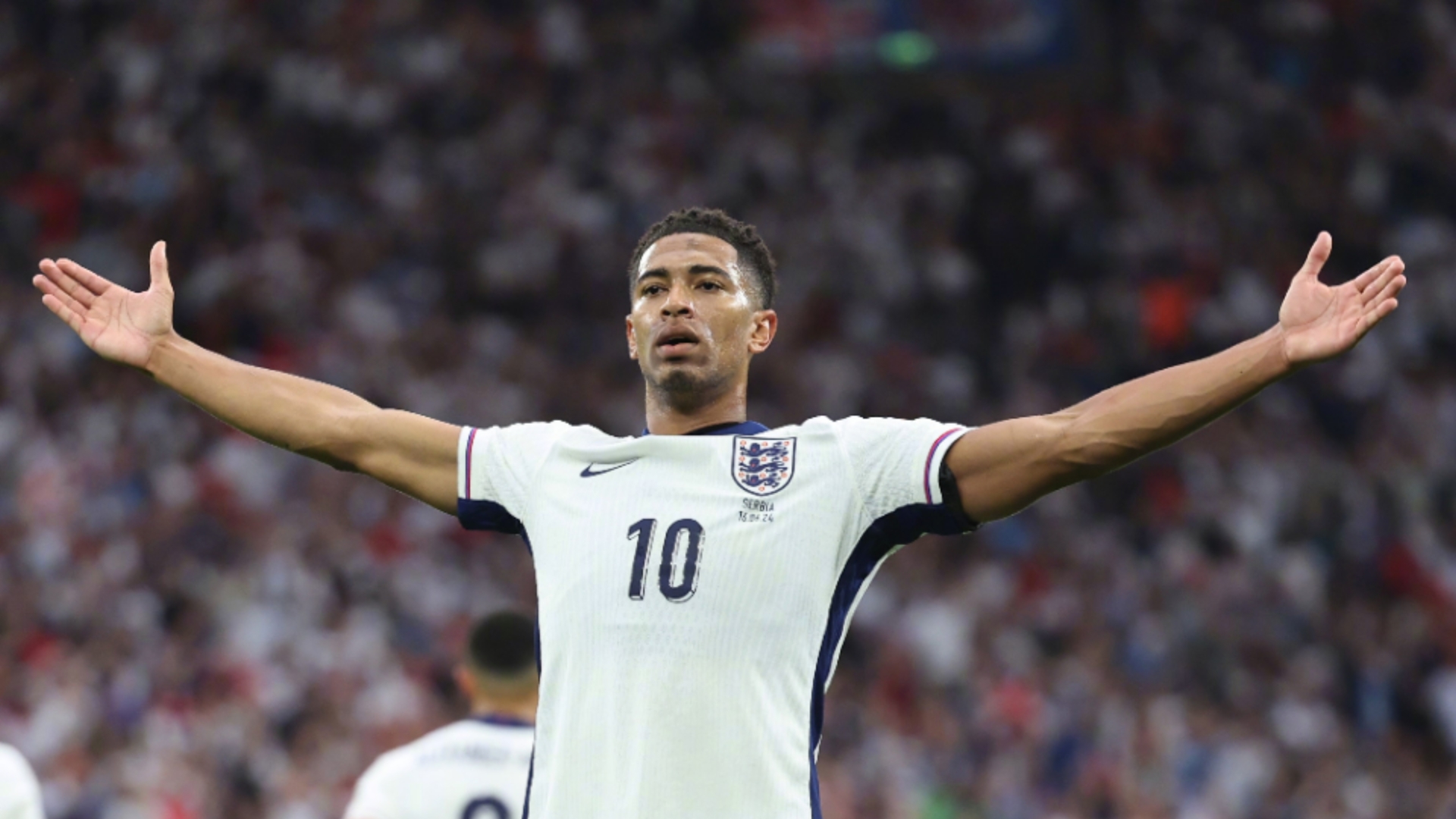 F1车手市场最新动向：哈贾尔顺利取代角田裕毅，红牛阵容迎来重要调整（F1转会风云：哈贾尔顶替角田裕毅，红牛车队阵容大调整）