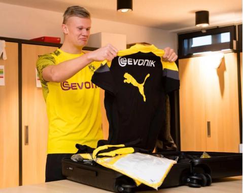 卡恩：阿森纳第一个进球是犯规；拜仁的经历于我已是过往（卡恩：阿森纳首球应判犯规，我与拜仁已成过往）