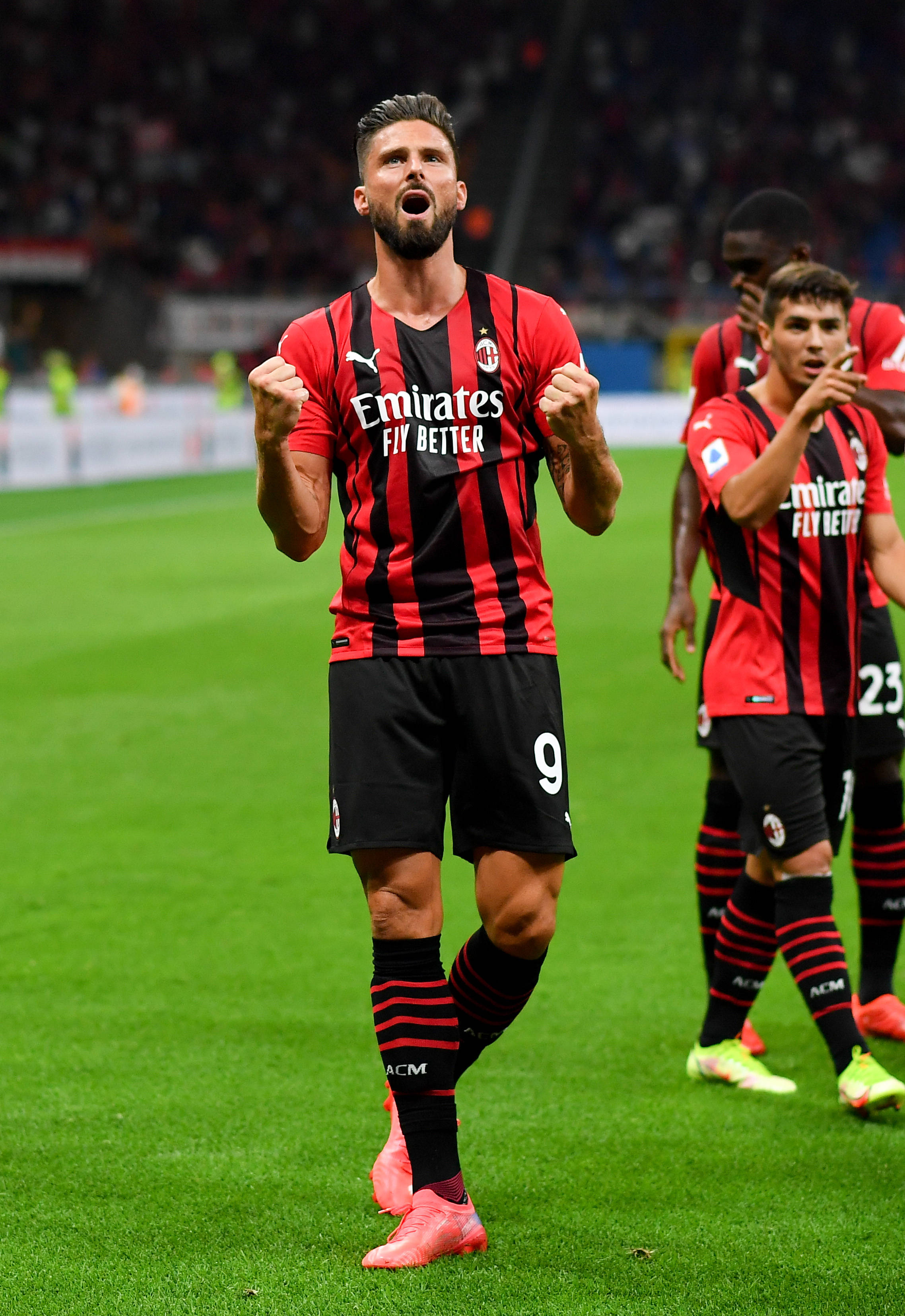 卫报：曼联新球场计划受阻，在买地谈判方面陷入僵局（卫报：购地谈判停滞，曼联新球场项目受挫）