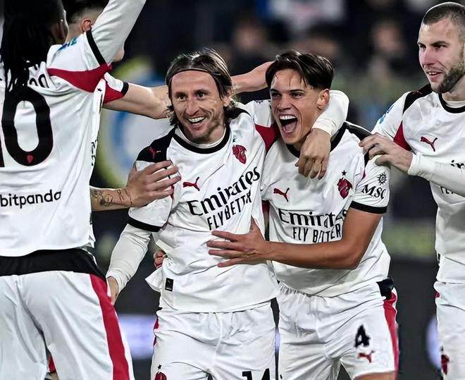 斯卢茨基：柔佛打法更接近于欧洲球队，希望我们展现出竞争力（斯卢茨基：柔佛踢法更像欧洲队，期待我们打出竞争力）