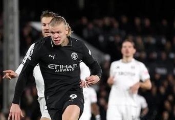 杨鸣：辽宁队正经历新老交替阵痛期，相信联赛开始前会有变化（杨鸣：辽宁队处于新老更替阵痛期，预计联赛开打前会有调整）