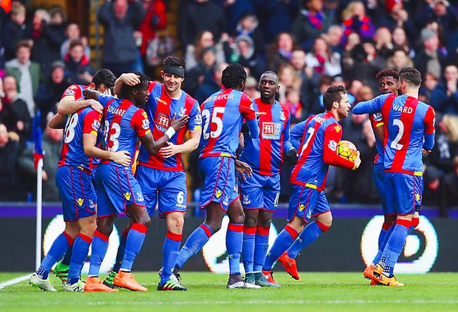 TA：多家豪门关注小将斯密特，阿尔克马尔对其估价约6000万欧（TA：阿尔克马尔为斯密特标价约6000万欧，多家豪门密切关注）