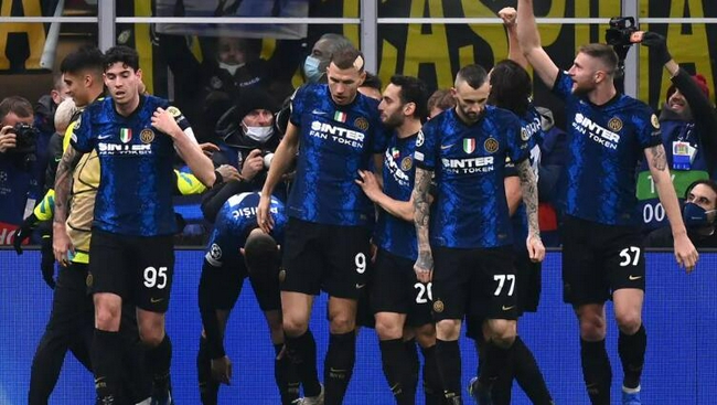 拜仁德甲霸主地位持续巩固（拜仁在德甲的统治优势日益稳固）