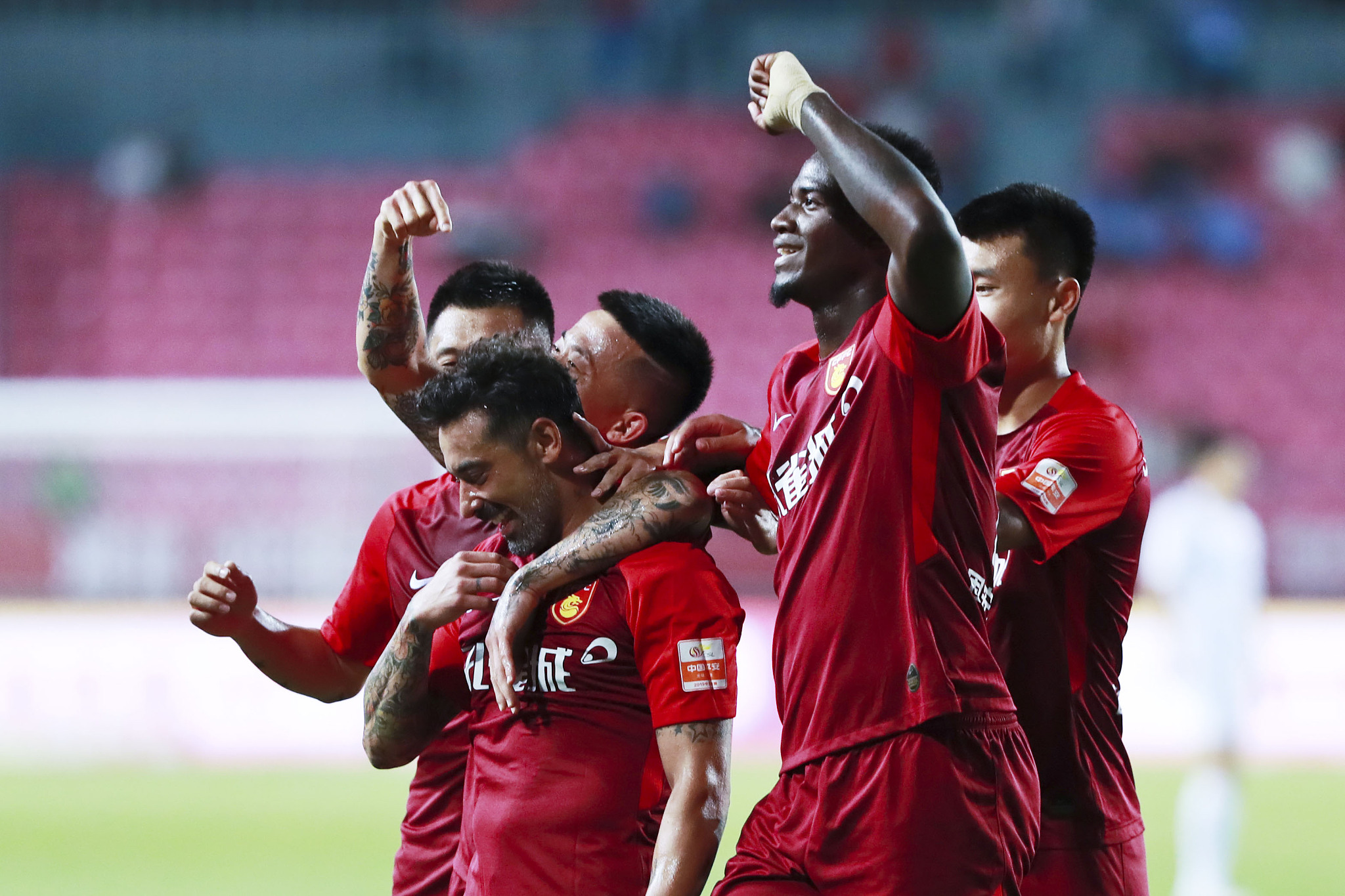 内收肌受伤将伤停数月，莫拉塔：事与愿违，沮丧之情异常沉重（内收肌受伤预计休战数月，莫拉塔：事不遂人愿，沮丧难以言表）