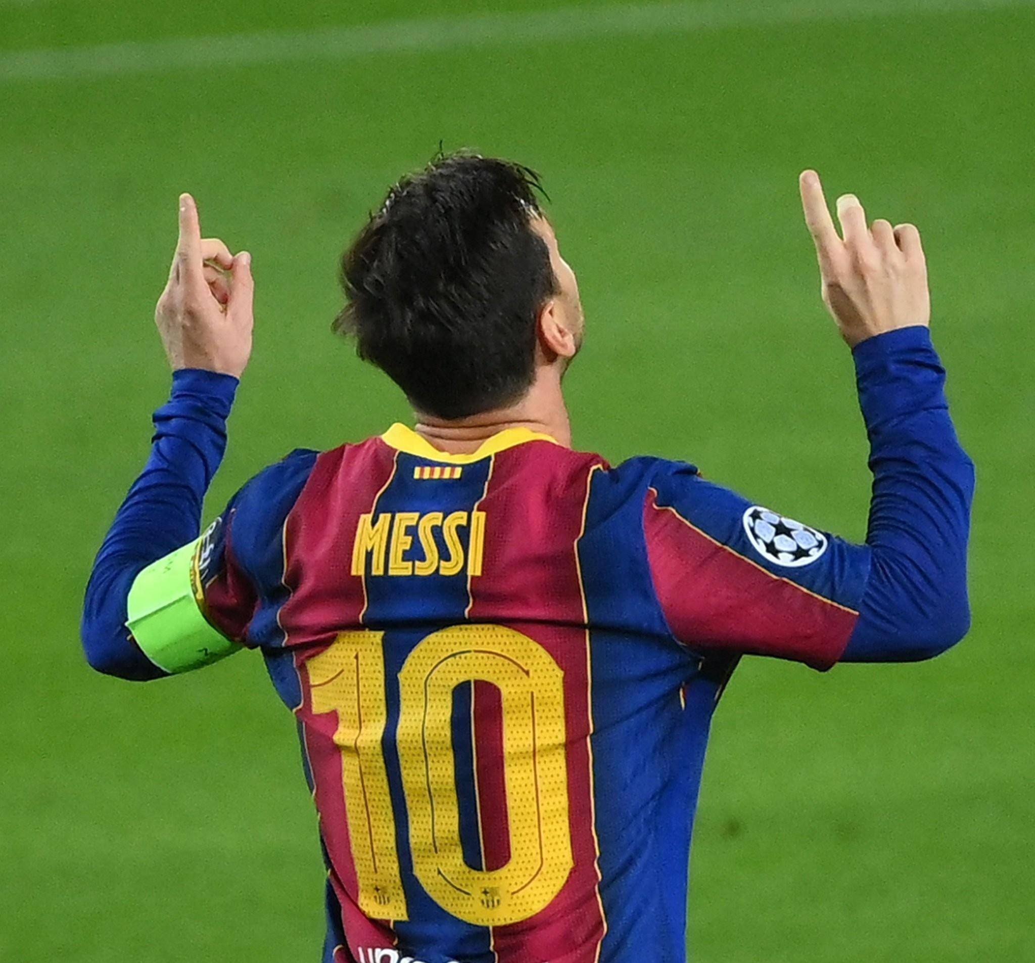 看国米的球也就从11／12赛季开始，最开始一直用...（自11／12赛季才入坑国米，起初一直用...）