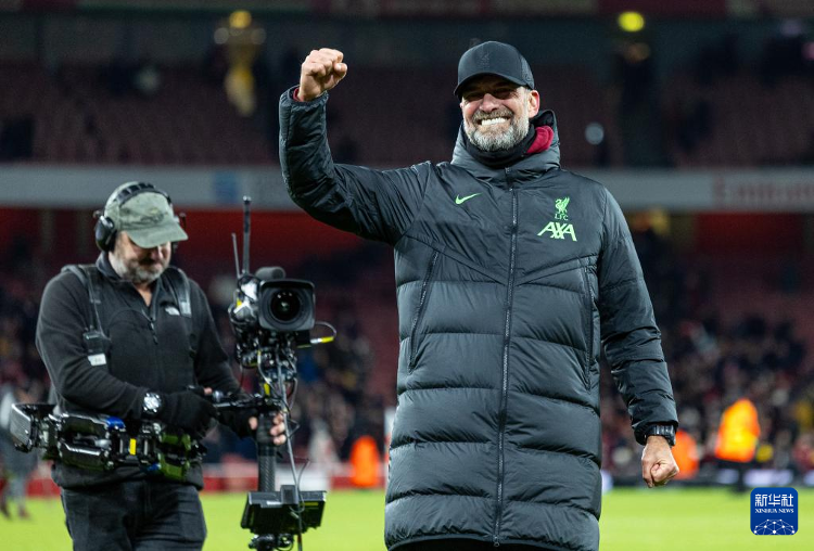 足坛年度十大新闻出炉，各界议论不断（年度足坛十大要闻揭晓，引发各界热议）