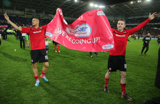 本赛季俱乐部双人组进球榜：凯恩+迪亚斯37球高居第一（凯恩携迪亚斯合轰37球，领跑本赛季俱乐部双人进球榜）