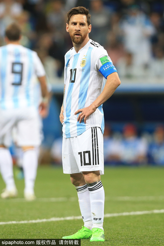 阿隆索：拉莫斯对我影响很大；很意外阿扎尔在皇马没有成功（阿隆索：拉莫斯对我的影响深远；惊讶阿扎尔未在皇马取得成功）