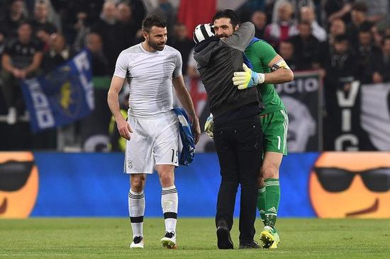 江山代有才人出！阿克利乌什收获法国国家队生涯处子球（新星崭露锋芒！阿克利乌什打入法国队生涯首球）