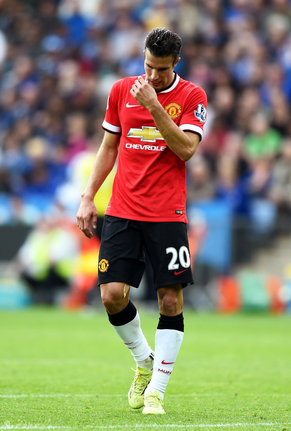 欧冠半场：阿纳别科夫屡送神扑，凯拉特0-0奥林匹亚科斯（欧冠半场：阿纳别科夫高接低挡，凯拉特与奥林匹亚科斯互交白卷）