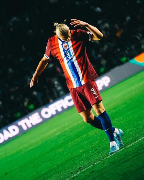 邮报整理C罗豪车收藏：有多辆布加迪，最贵的车价值850万英镑（邮报盘点C罗豪车收藏：多台布加迪在列，最贵座驾高达850万英镑）