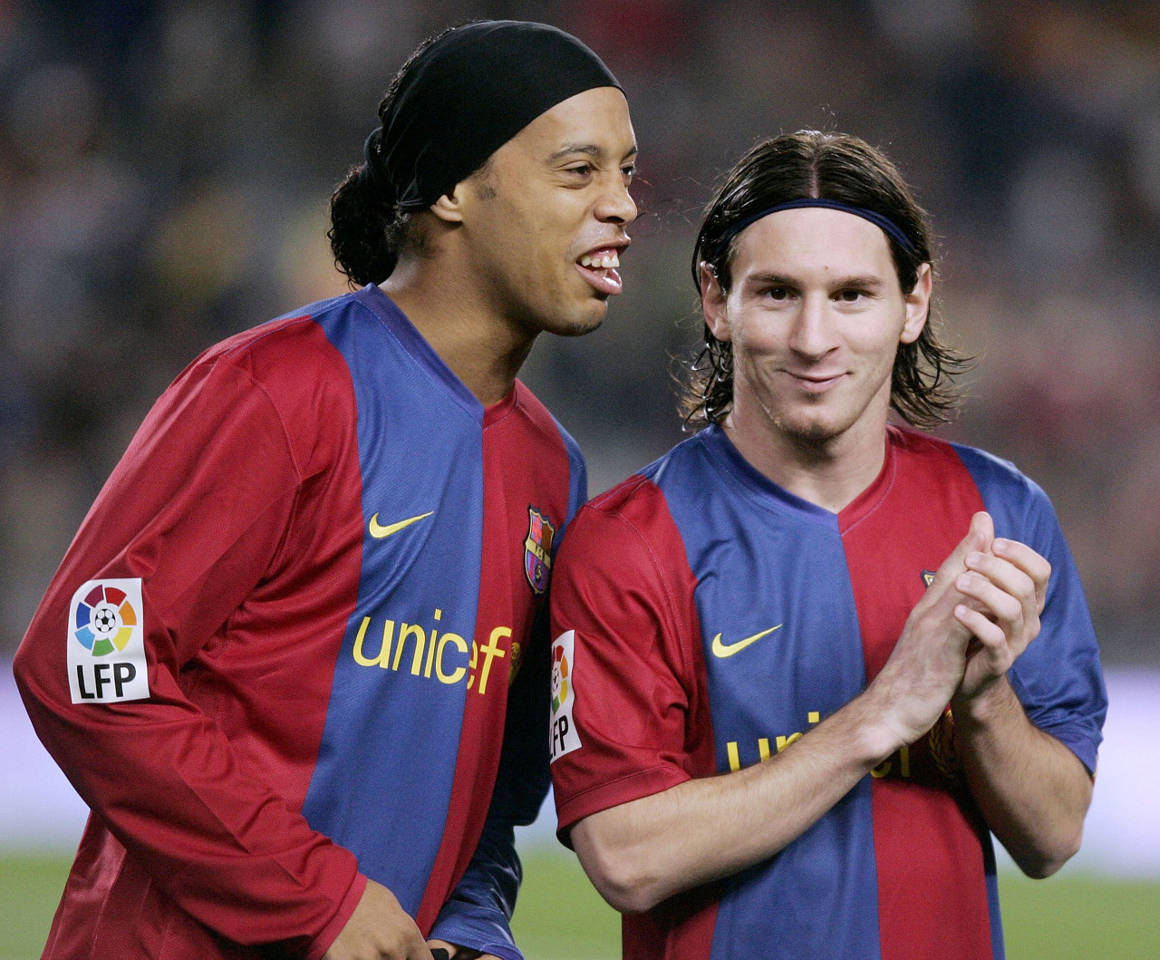 荷甲战报：克拉森世界波，莫基奥破门，阿贾克斯2-0费耶诺德（阿贾克斯2比0力克费耶诺德：克拉森轰世界波，莫基奥建功）