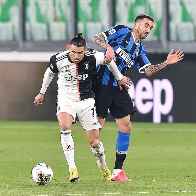 英媒：热刺队长罗梅罗累计5张黄牌停赛，防线或将面临挑战（英媒：罗梅罗因累积五黄停赛，热刺防线恐遭考验）