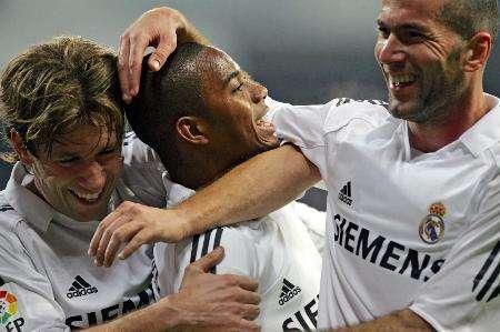 海港0-0柔佛新山，陈威12次扑救，加布里埃尔、冯劲失良机（海港与柔佛新山互交白卷：陈威12次扑救，加布里埃尔、冯劲失良机）